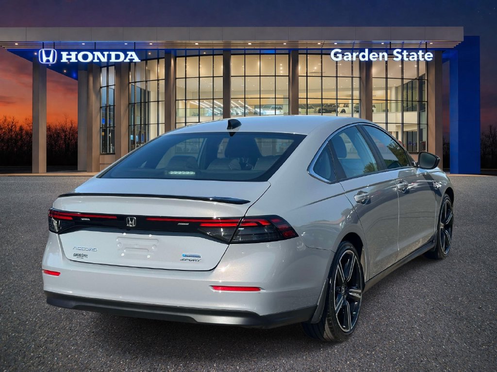 Used 2024 Honda Accord Sport image 4