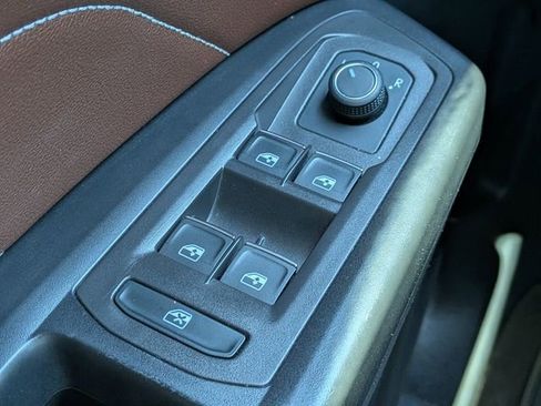 Used 2023 Volkswagen Atlas SE w/ Black Wheel Package FWD image 30