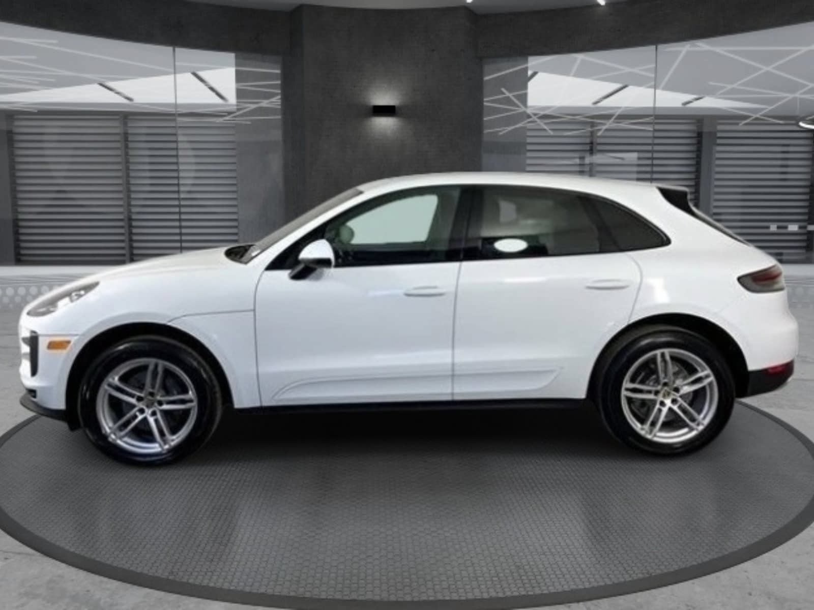 Used 2019 Porsche Macan AWD/4WD image 8