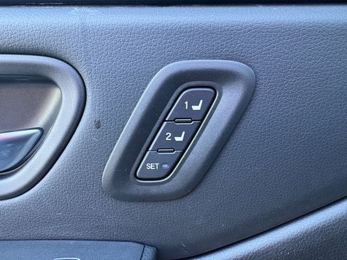 Certified 2023 Honda Pilot Touring image 11