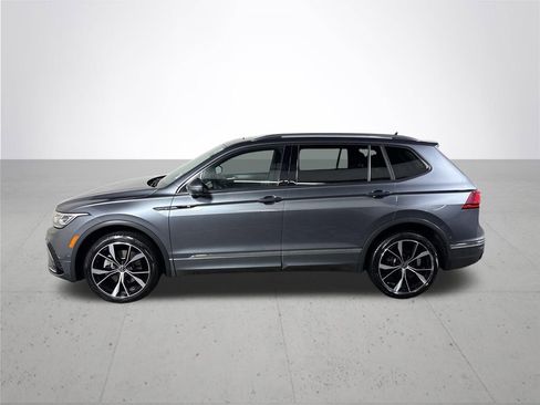 Used 2022 Volkswagen Tiguan SEL R-Line image 9