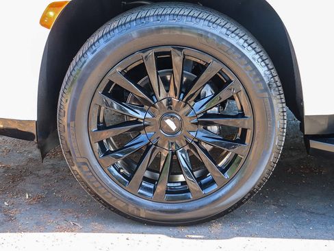 Used 2022 Cadillac Escalade Premium Luxury RWD image 14