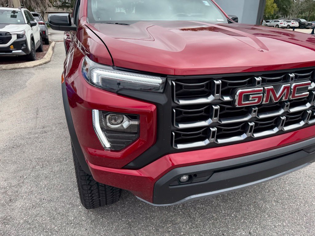 Used 2025 GMC Canyon AT4 w/ Nightfall Edition AWD/4WD image 13