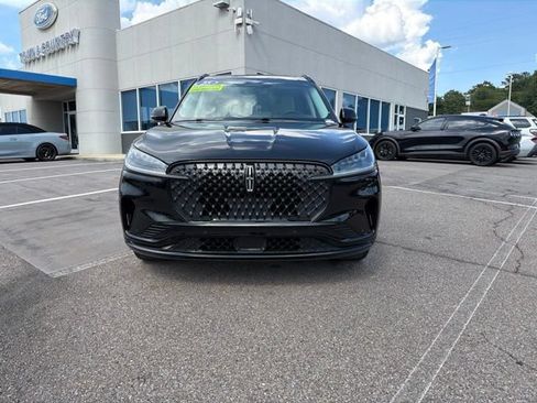 Used 2025 Lincoln Aviator AWD w/ Jet Appearance Package image 2