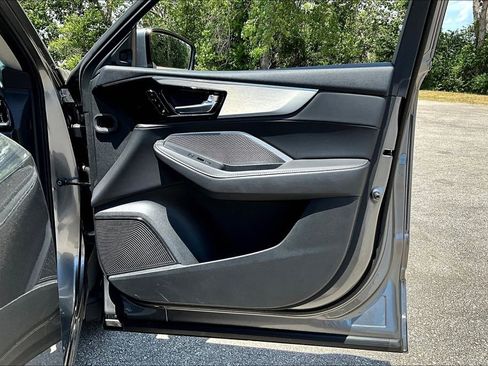 Used 2024 Acura MDX SH-AWD w/ Technology Package image 25