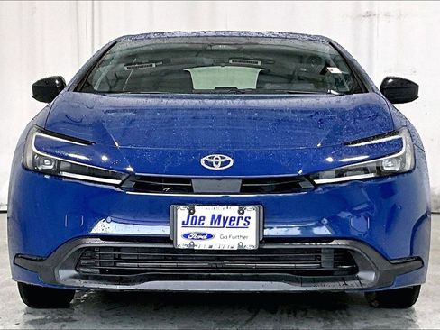 Used 2024 Toyota Prius LE image 2