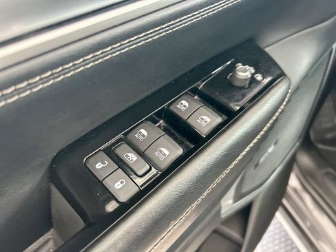 Used 2024 Jeep Wagoneer Series II AWD/4WD image 11