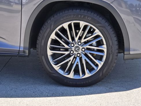 Used 2022 Lexus RX 450h AWD w/ Luxury Package image 11