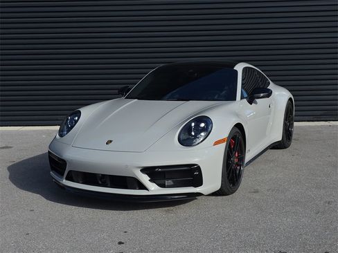 Certified 2024 Porsche 911 Carrera GTS image 1