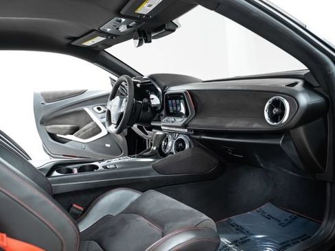 Used 2018 Chevrolet Camaro ZL1 RWD image 26