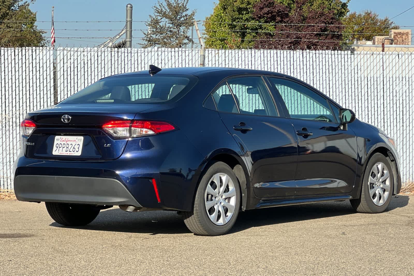Used 2025 Toyota Corolla LE FWD image 3