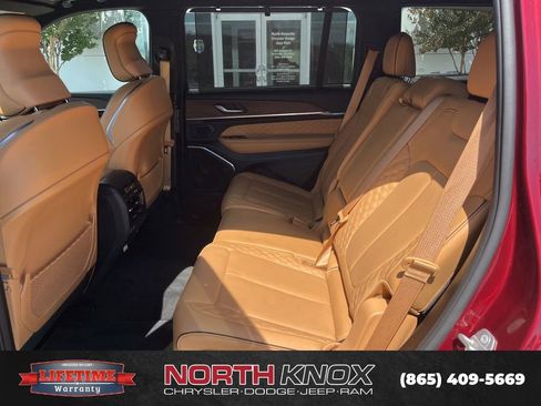 Used 2025 Jeep Grand Cherokee L Summit w/ Advanced Protech Group IV AWD/4WD image 15