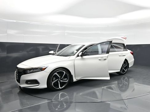 Used 2019 Honda Accord Sport image 29