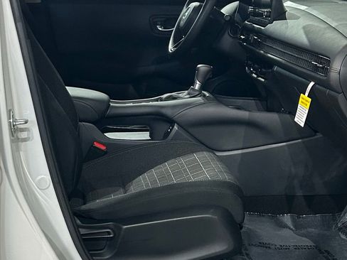 Used 2024 Honda HR-V LX image 47