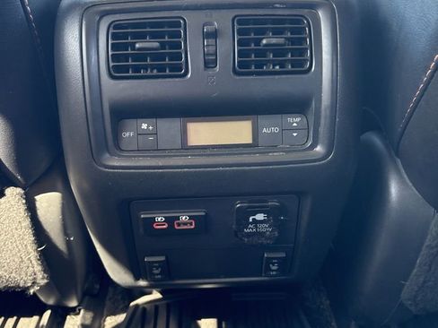 Used 2020 Nissan Pathfinder SL AWD/4WD image 13
