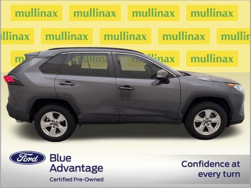 Used 2021 Toyota RAV4 XLE image 2