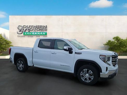 Used 2025 GMC Sierra 1500 SLT AWD/4WD image 7