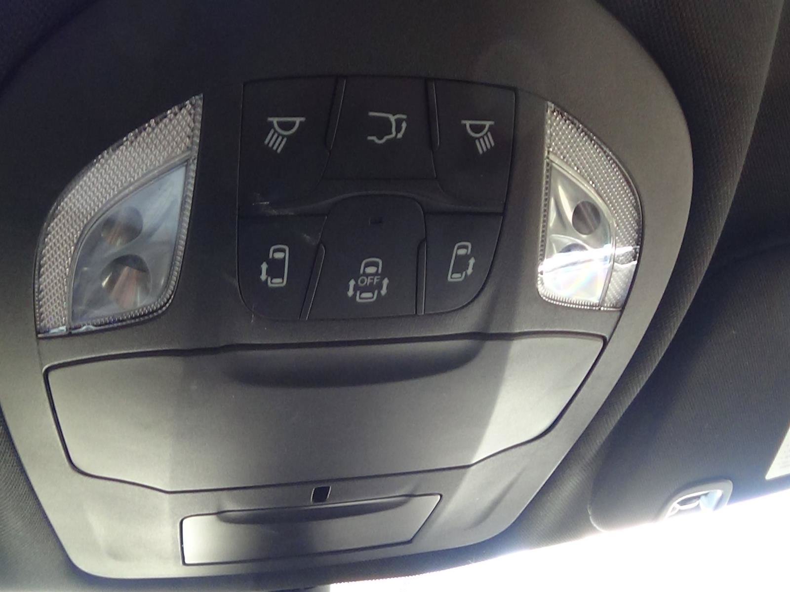 Certified 2025 Chrysler Pacifica Select FWD image 30