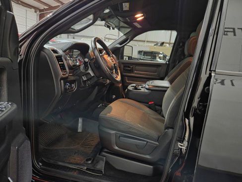 Used 2024 RAM 3500 Tradesman w/ Chrome Appearance Group AWD/4WD image 6