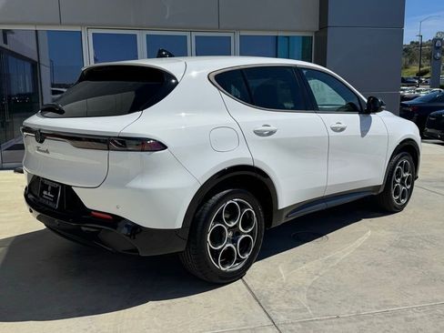 Used 2025 Alfa Romeo Tonale image 8