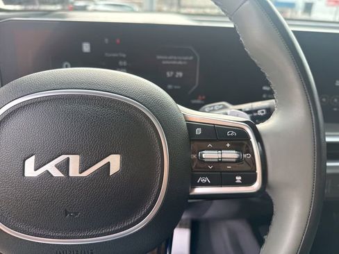 Used 2024 Kia Sorento SX Prestige w/ Sage Leather Package image 32