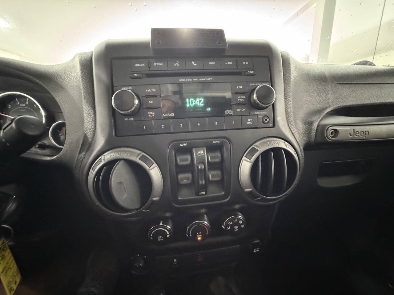 Used 2015 Jeep Wrangler Unlimited Sport AWD/4WD image 32