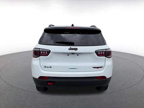 Used 2025 Jeep Compass Trailhawk AWD/4WD image 12