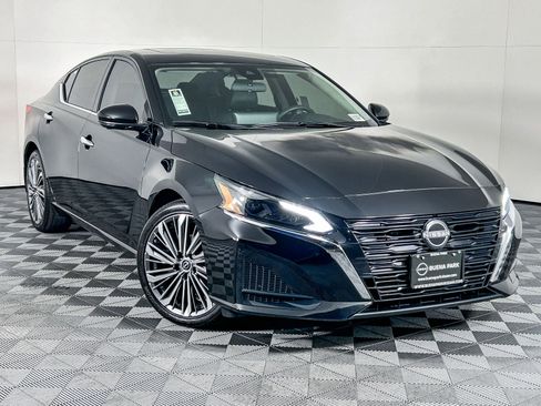 Certified 2024 Nissan Altima 2.5 SL image 1