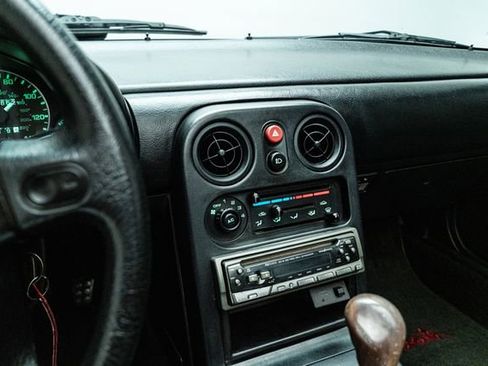 Used 1990 MAZDA MX-5 Miata RWD image 25