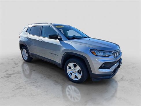 Used 2022 Jeep Compass Latitude image 6