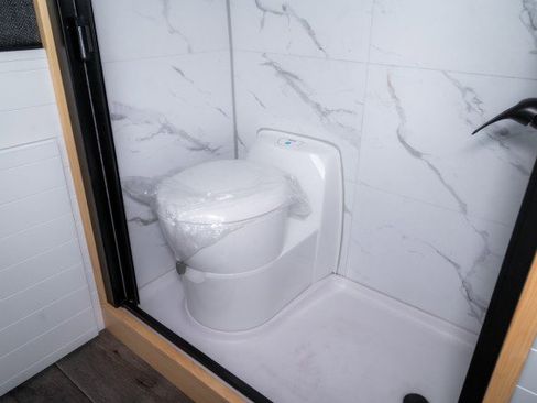 Used 2024 Mercedes-Benz Sprinter 2500 image 26