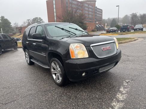 Used 2012 GMC Yukon Denali image 2