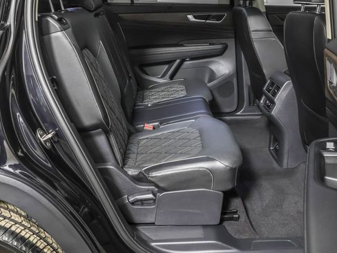 Used 2024 Volkswagen Atlas SEL Premium R-Line image 45