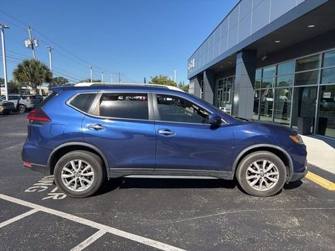 Used 2019 Nissan Rogue S w/ Special Edition Package FWD image 7