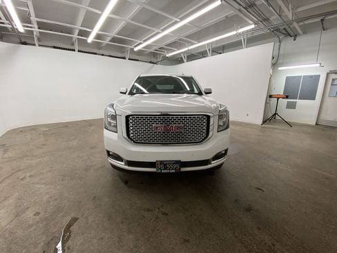 Used 2016 GMC Yukon Denali w/ Open Road Package image 9