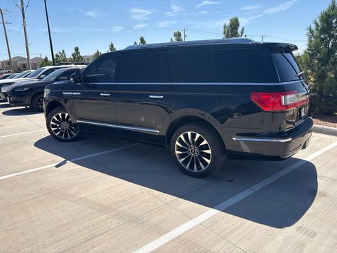 Used 2019 Lincoln Navigator L Select AWD/4WD image 11