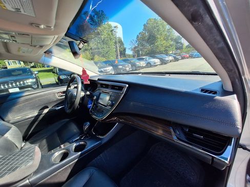 Used 2015 Toyota Avalon XLE Touring image 29