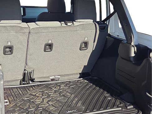 Used 2024 Jeep Wrangler Sport S image 8