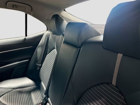 Used 2018 Toyota Camry SE FWD image 23