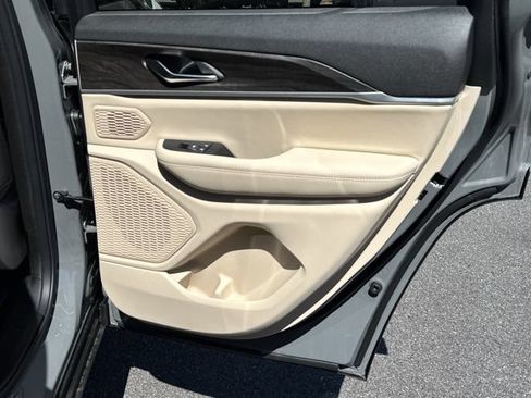 New 2027 Jeep Grand Cherokee Limited AWD/4WD image 16