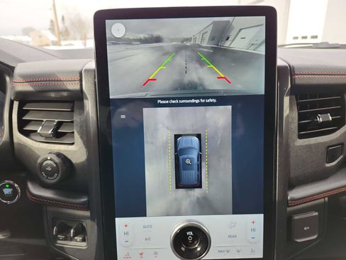 Used 2023 Ford Expedition Limited image 15