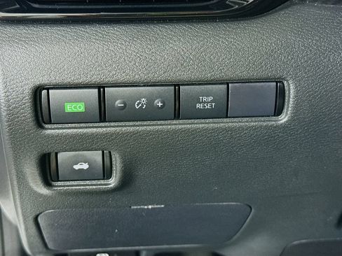 Certified 2024 Nissan Sentra SV FWD image 18