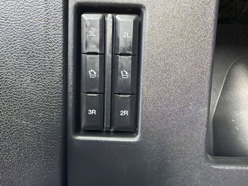 Used 2023 Ford Expedition XLT RWD image 28