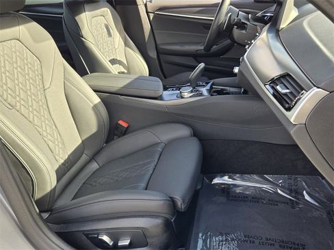 Used 2023 BMW 540i w/ M Sport Package image 18