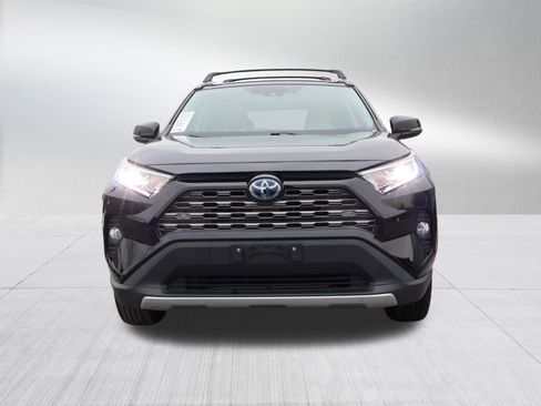 Used 2020 Toyota RAV4 Limited image 2