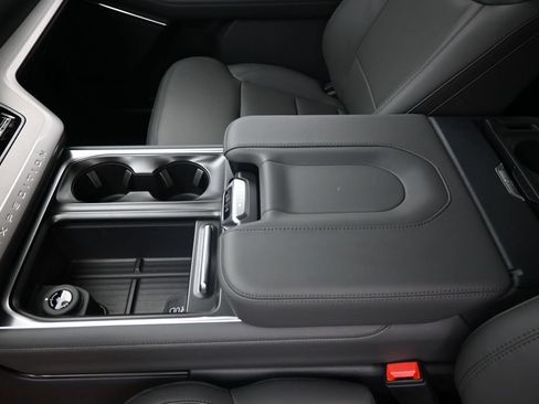 New 2026 Ford Expedition Active RWD image 21