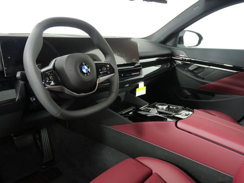 Used 2025 BMW 530i xDrive 530i xDrive image 15
