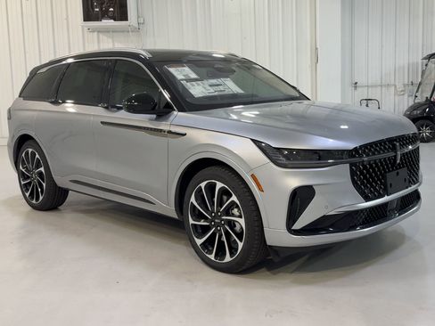 New 2026 Lincoln Nautilus Black Label image 3