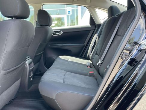 Used 2018 Nissan Sentra SR w/ Technology Package FWD image 10