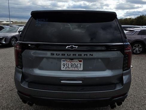 Used 2025 Chevrolet Suburban Z71 image 8